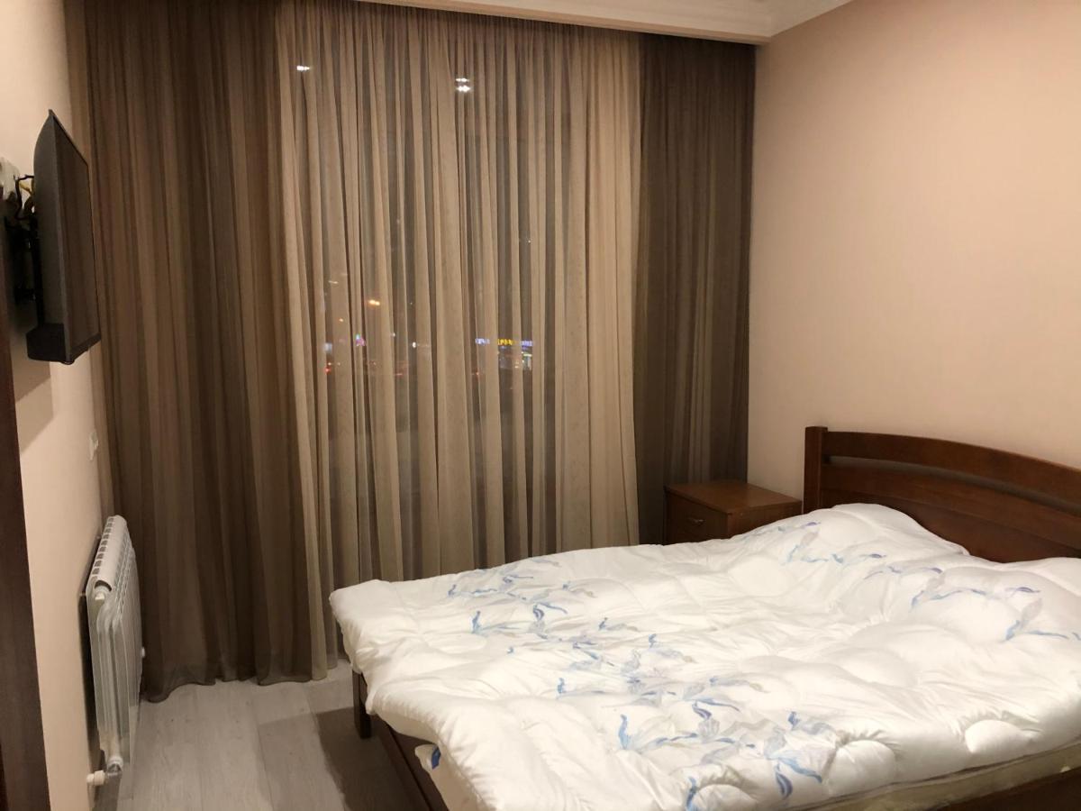 Квартира Около Станции Метро С Балконами Yerevan Exterior photo