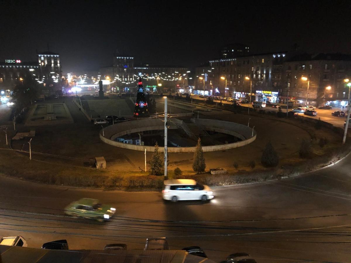 Квартира Около Станции Метро С Балконами Yerevan Exterior photo